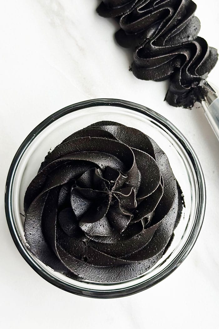 Black Butter Crème Icing, 1 LB.